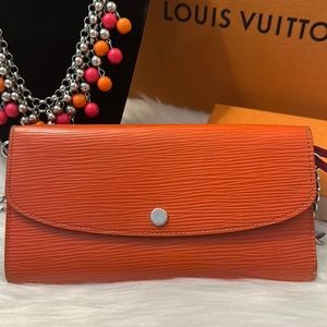 Louis Vuitton Epi Emilie Wallet and matching non branded necklace 🧡🩷